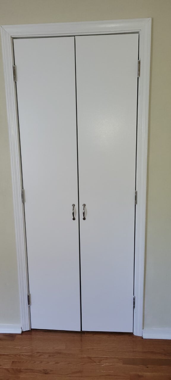 bedroom 2 closet - 292 Robinson St