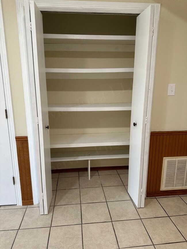 Building Photo - Wallen Bluff 4 Plex