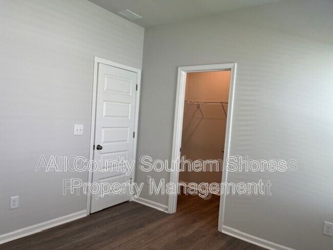 Building Photo - 5692 Whitebark Dr