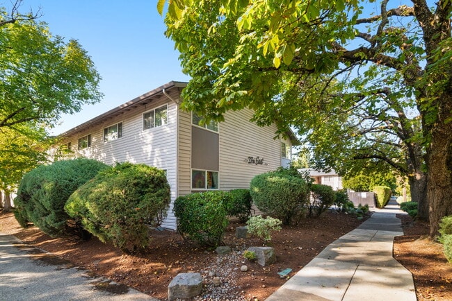 Building Photo - 27th East Apartments