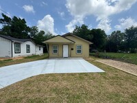 Building Photo - 360 Virtual Tour Available