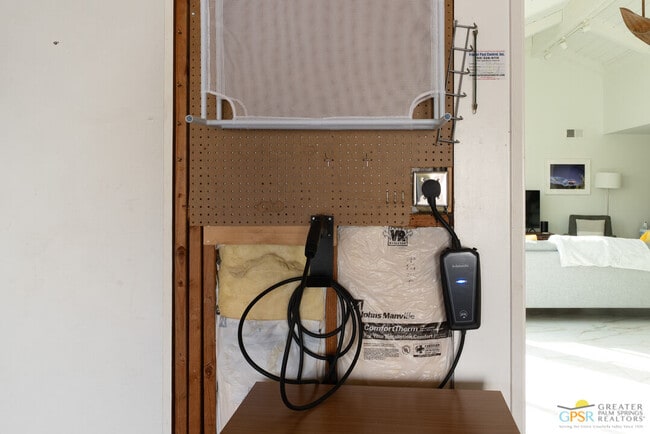 Building Photo - 4545 E 7 Lakes Dr