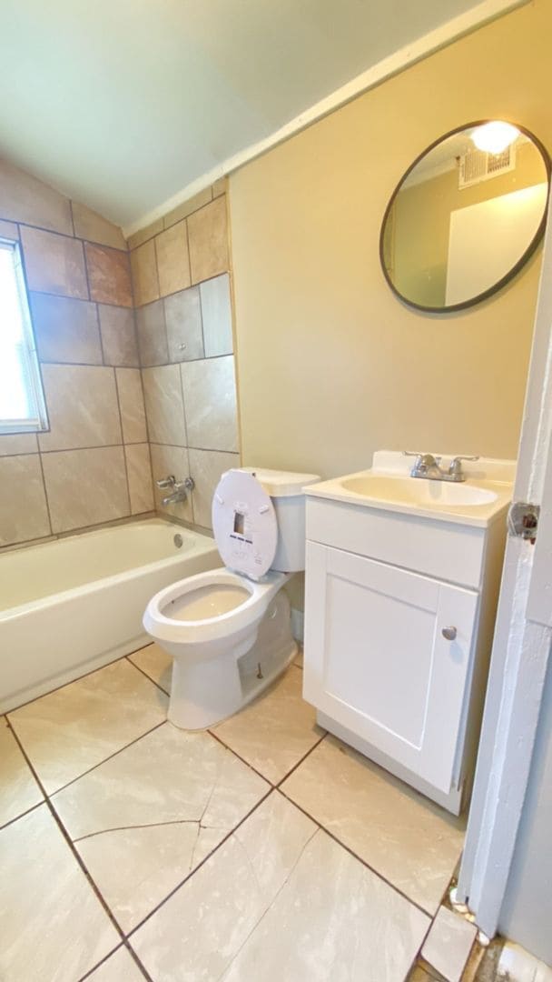 Building Photo - 4 success is now offering this 1bedroom 1b...