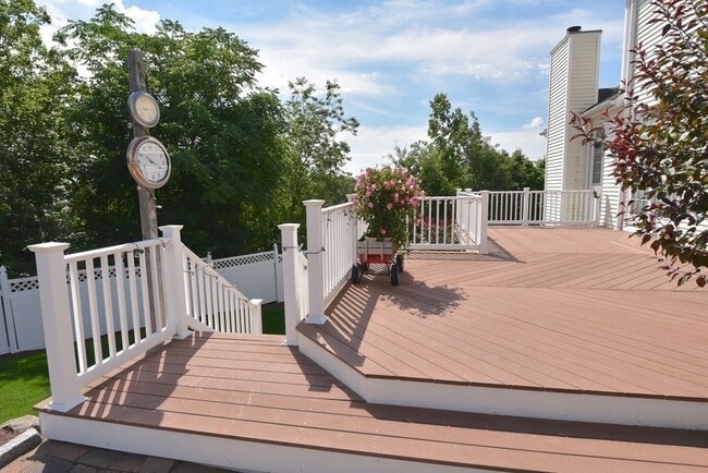 Building Photo - 4 Chartwell Cir