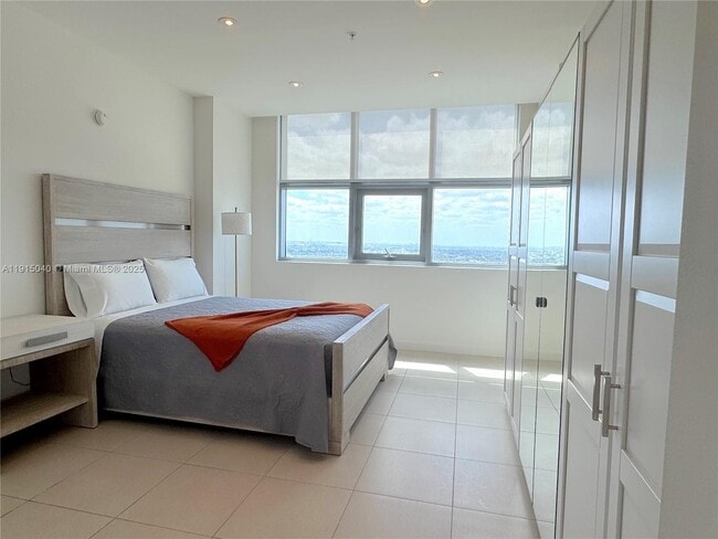 Building Photo - 3301 NE 1st Ave