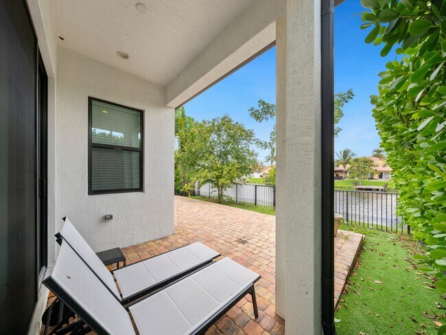 Building Photo - 11843 SW 13th Ct