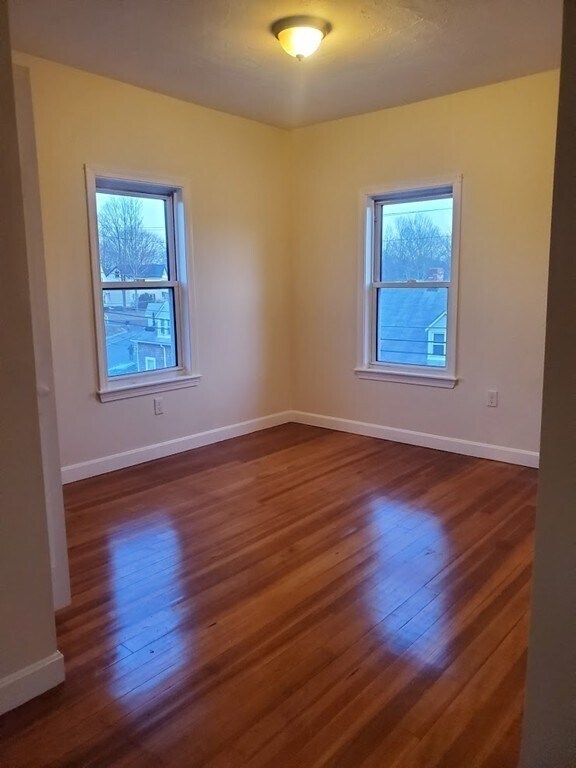 Building Photo - 293 School St