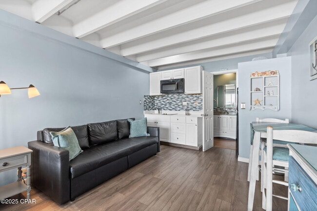 Building Photo - 14401 Front Beach Rd