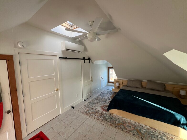 Primary Suite - 39 Burling St