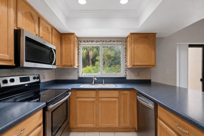 Building Photo - 3130 Kingswood Terrace