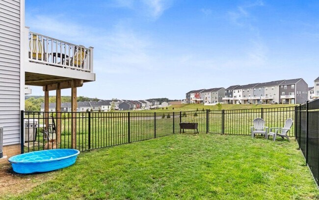 Building Photo - Dallastown Schools! Beautiful 3 Bedroom, 2...