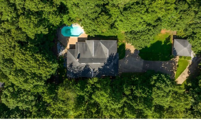 Building Photo - FOR RENT in HARRIS COUNTY with SWIMMING PO...