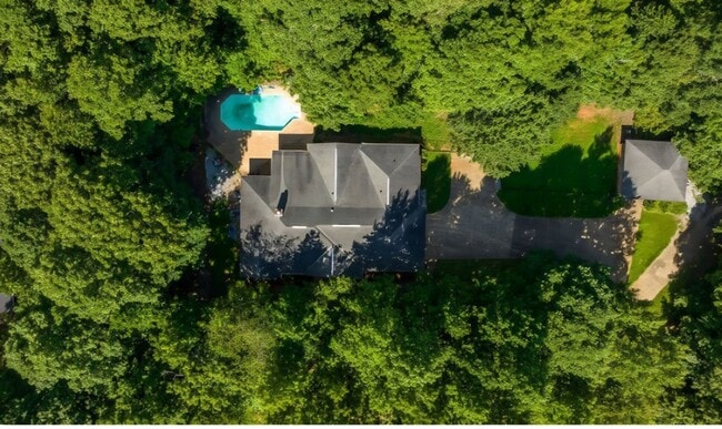Building Photo - FOR RENT in HARRIS COUNTY with SWIMMING POOL! Available July 1st