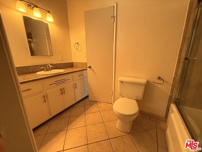 Building Photo - 3947 Prospect Ave