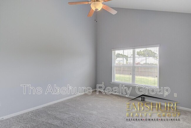 Building Photo - 535 Smith Ridge Way