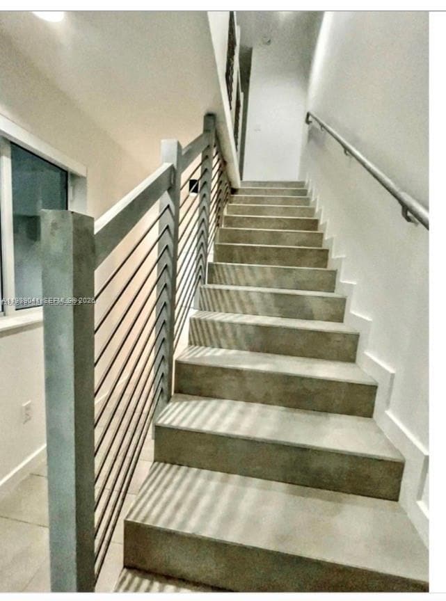 Building Photo - 315 NW 34th Ave