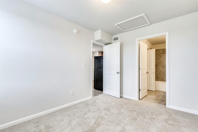 Building Photo - 1628 Arbor Knot Dr