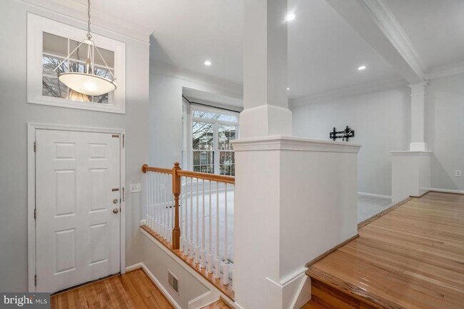 Building Photo - 8648 Royal Worcester Ln