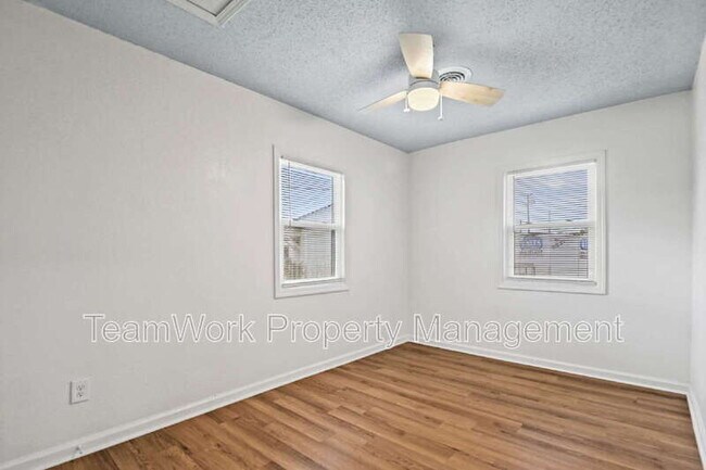 Building Photo - 3042 Terry Dr