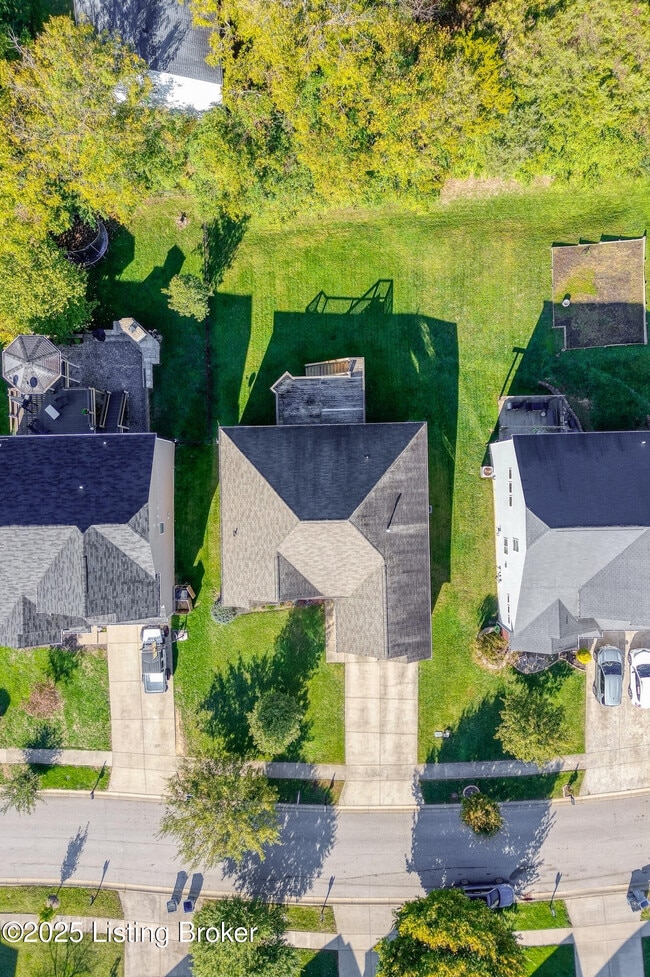 Building Photo - 220 Rockcrest Way