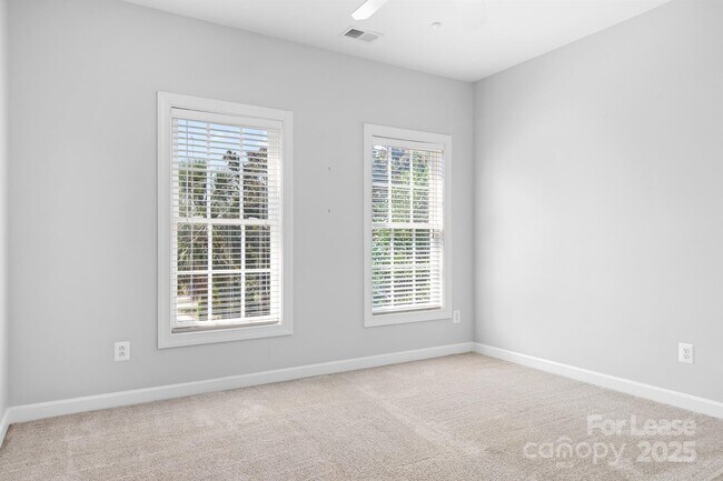 Building Photo - 20428 Marblehead Ct