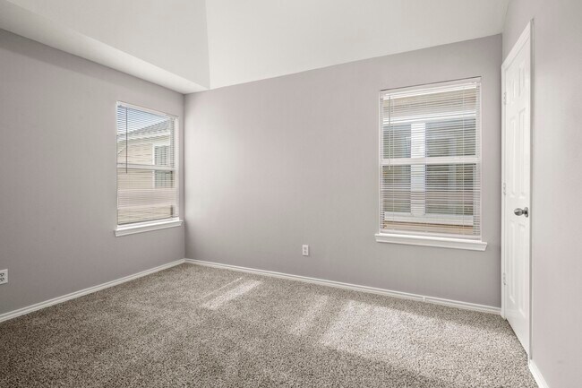 Building Photo - 16546 Pentonshire Ln