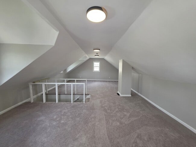 Building Photo - 40 Highview Dr