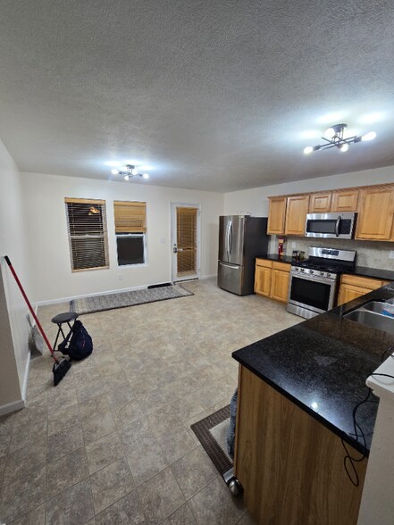 Building Photo - 288 Cimarron Dr