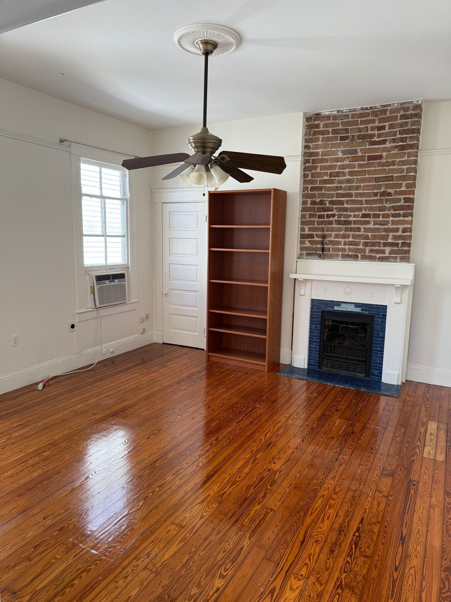 Building Photo - 4008 Prytania St