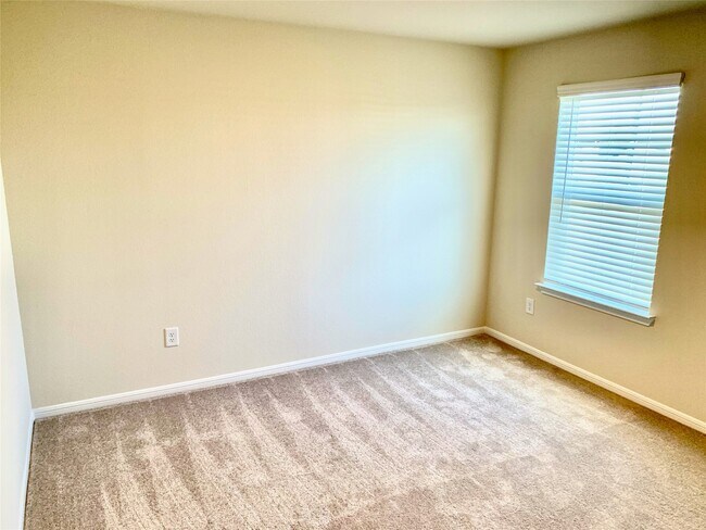 Building Photo - 4622 Falling Sun Dr