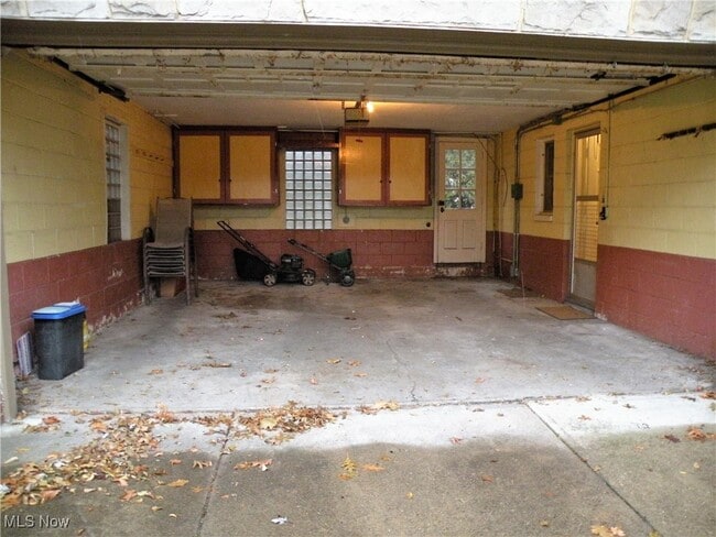 Building Photo - 21216 N Park Dr