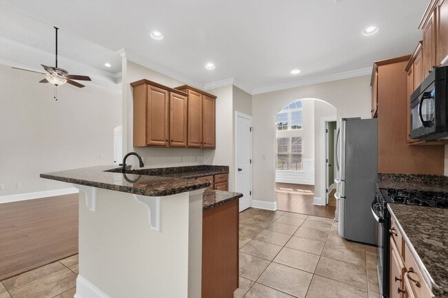 Building Photo - Spacious 4BR/3BA Home in Myrtle Beach – 2,550 Sq Ft & Screened Porch