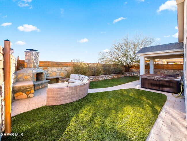 Building Photo - 5916 Hidden Acres Dr