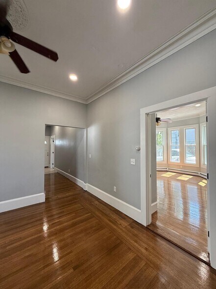 Building Photo - 58 Vinal Ave