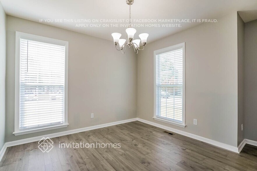 Building Photo - 402 Zircon Ln