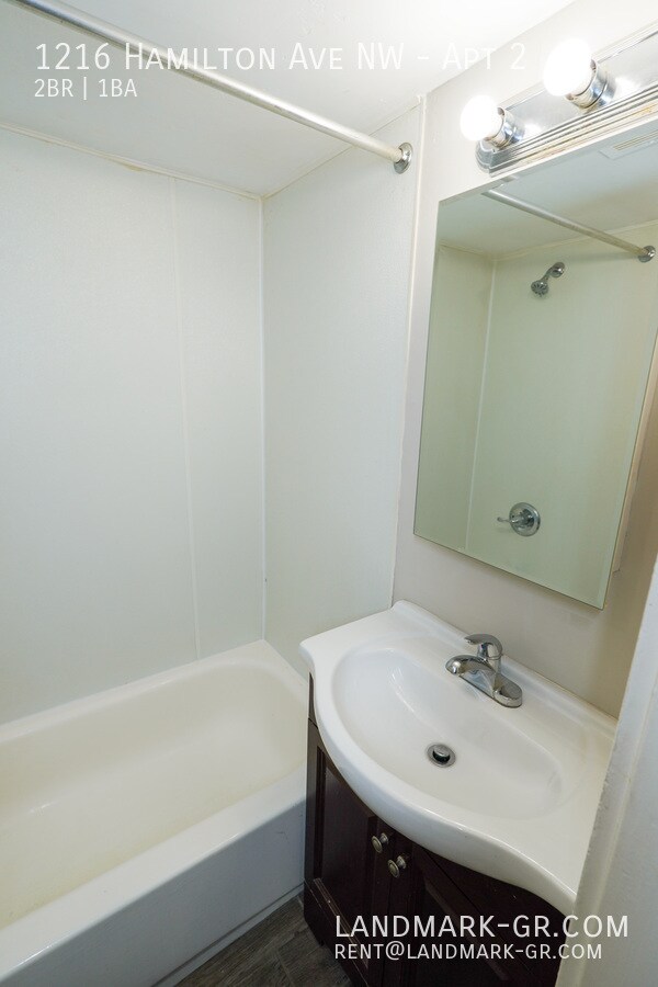 Building Photo - 1216 Hamilton Ave NW