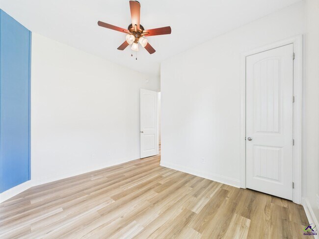 Building Photo - 205 Pebble Stone Pl