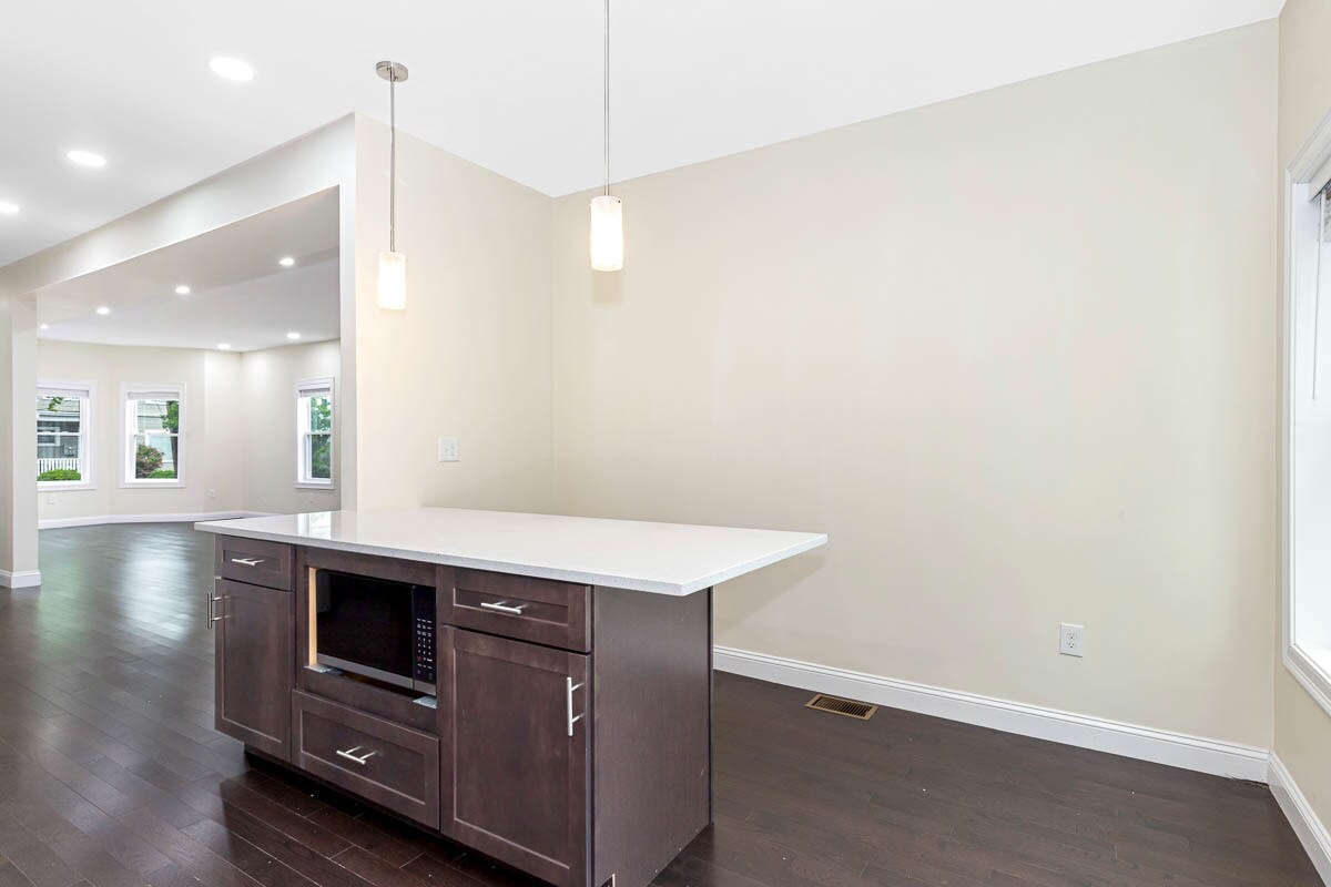 Building Photo - 77 Winchester St