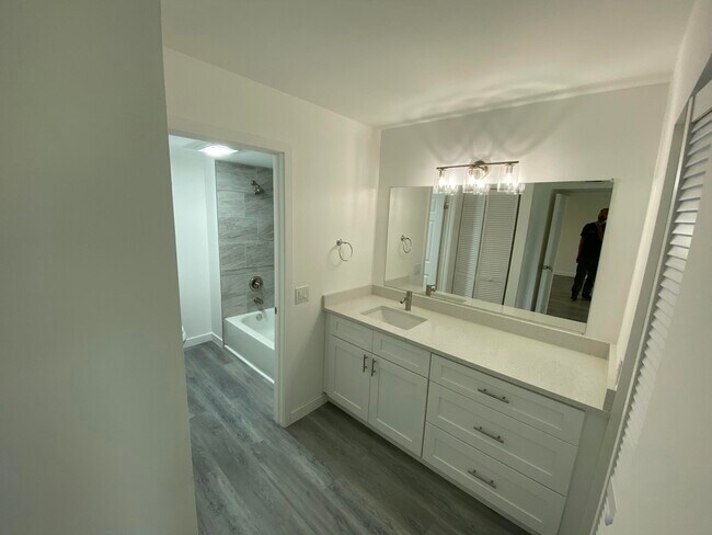 Building Photo - 21203 Largo Way