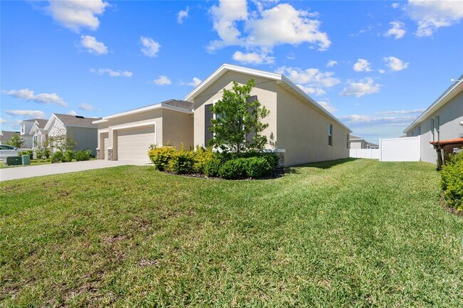 Building Photo - 8260 SW 59th Ave