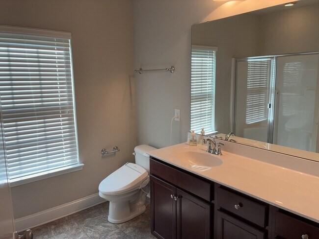 Building Photo - 1039 Drakes Crossing