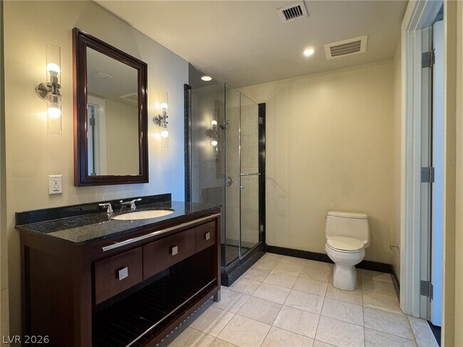 Building Photo - 2700 S Las Vegas Blvd