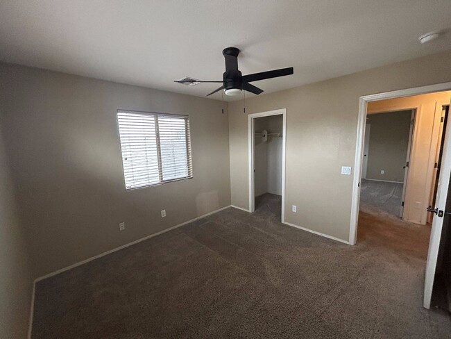 Building Photo - Spacious 5BR Duplex in Maricopa