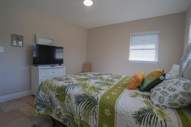 Building Photo - 929 Lantana Ave