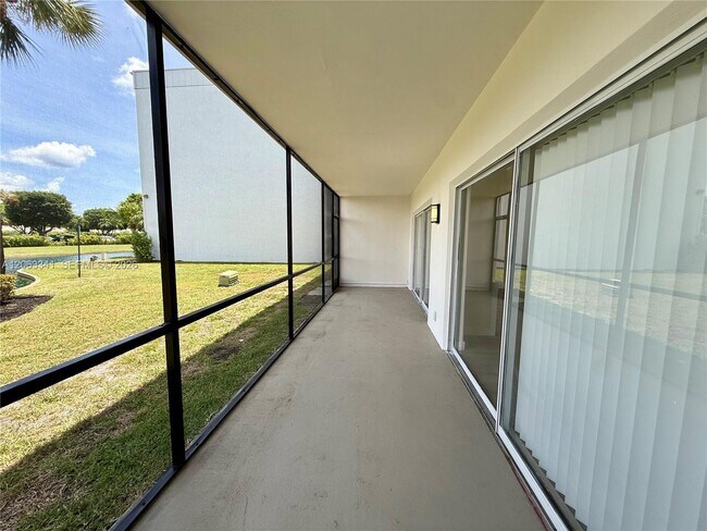 Building Photo - 400 Waterway Dr S