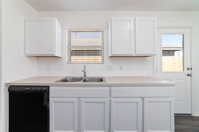 Building Photo - 27022 Vis Fld Dr