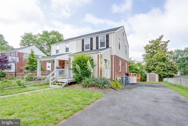 Building Photo - 2719 Albemarle Dr