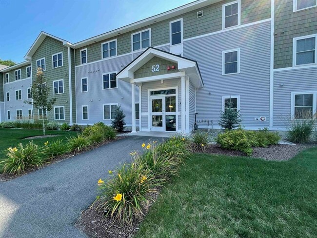 Building Photo - 10 E Ridge Dr