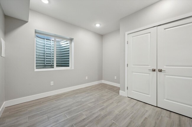 Building Photo - 5412 Delancey St