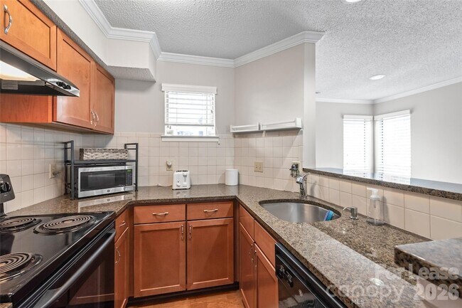 Building Photo - 2510 Cranbrook Ln